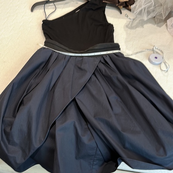 Dress - Picture 4 of 7